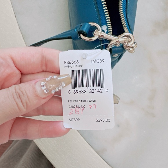 Coach CARRIE CROSSBODY IN PEBBLE LEATHER/shoulder bag /NWT - Picture 10 of 12